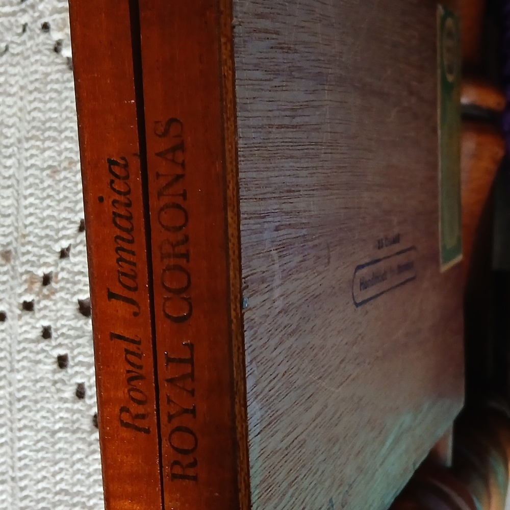 Wooden Cigar Box - Picture 2 of 5